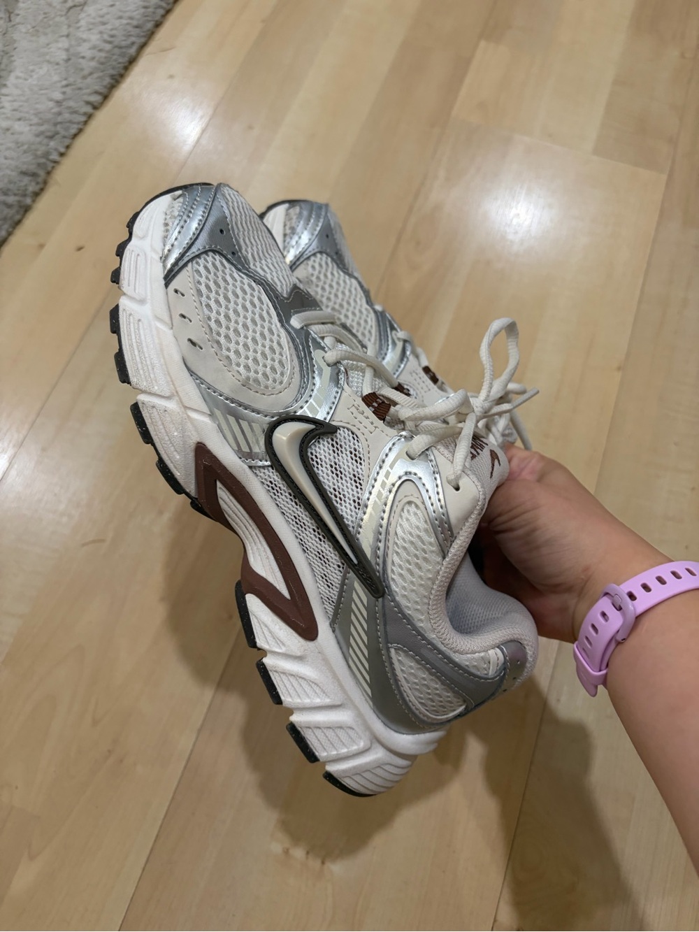 Nike Womens V5 RNR, 6.5